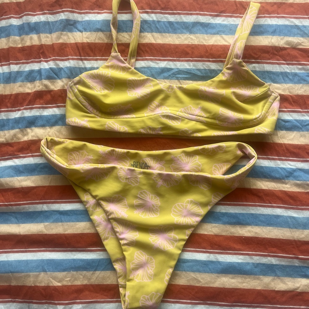 honey hibiscus benoa swim